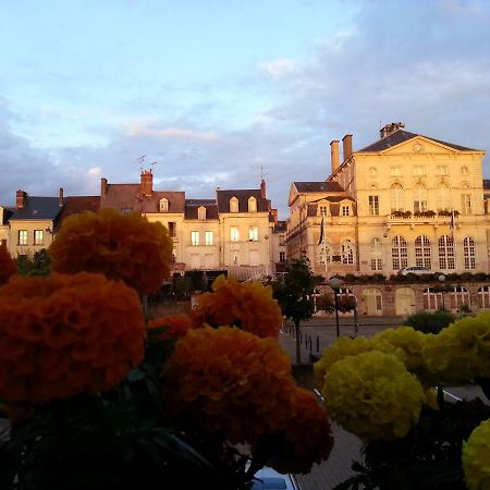 Hotel Au Lion D'Or Nogent-le-Rotrou Luaran gambar