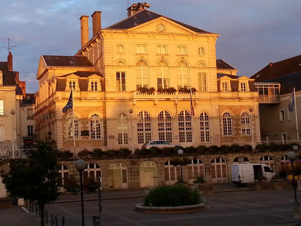 Hotel Au Lion D'Or Nogent-le-Rotrou Luaran gambar