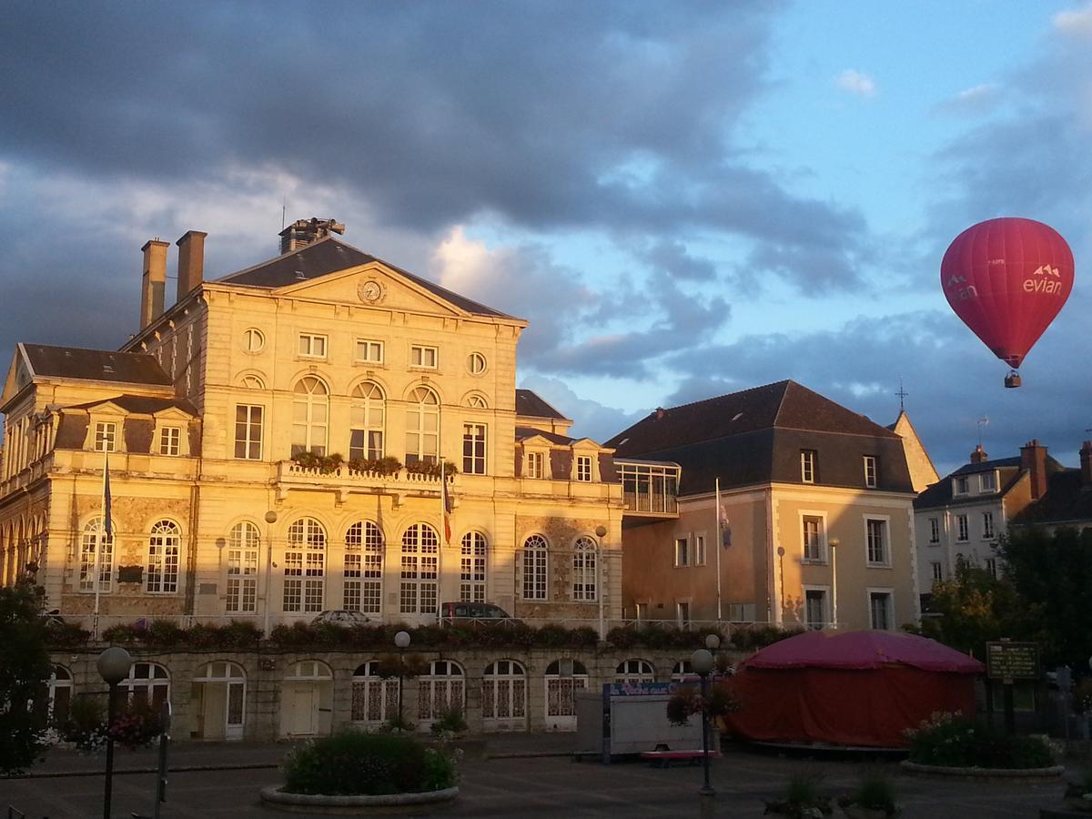 Hotel Au Lion D'Or Nogent-le-Rotrou Luaran gambar